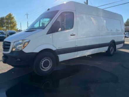 Белый Мерседес Sprinter, объемом двигателя 2.1 л и пробегом 70 тыс. км за 7500 $, фото 1 на Automoto.ua