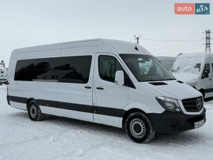 Белый Мерседес Sprinter, объемом двигателя 2.1 л и пробегом 261 тыс. км за 32000 $, фото 1 на Automoto.ua