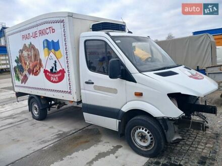 Белый Мерседес Sprinter, объемом двигателя 2.1 л и пробегом 400 тыс. км за 8100 $, фото 1 на Automoto.ua