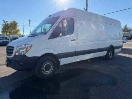 Белый Мерседес Sprinter, объемом двигателя 2.1 л и пробегом 72 тыс. км за 9000 $, фото 1 на Automoto.ua