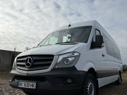 Белый Мерседес Sprinter, объемом двигателя 2.14 л и пробегом 880 тыс. км за 27000 $, фото 1 на Automoto.ua