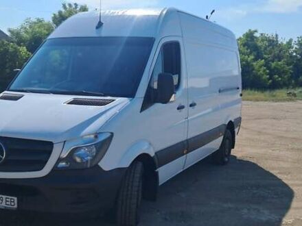 Белый Мерседес Sprinter, объемом двигателя 2.2 л и пробегом 316 тыс. км за 15500 $, фото 1 на Automoto.ua