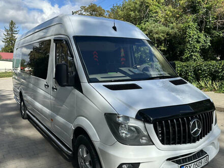 Белый Мерседес Sprinter, объемом двигателя 2.99 л и пробегом 430 тыс. км за 43900 $, фото 1 на Automoto.ua