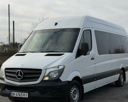 Белый Мерседес Sprinter, объемом двигателя 2.14 л и пробегом 268 тыс. км за 25000 $, фото 1 на Automoto.ua