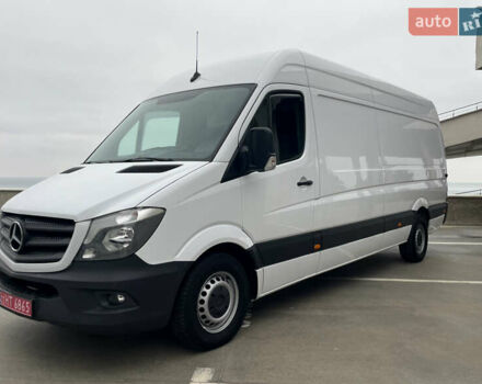 Белый Мерседес Sprinter, объемом двигателя 3 л и пробегом 300 тыс. км за 29500 $, фото 1 на Automoto.ua