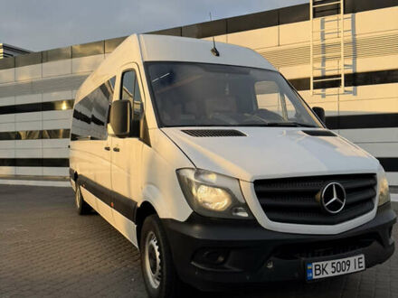 Белый Мерседес Sprinter, объемом двигателя 2.2 л и пробегом 426 тыс. км за 24300 $, фото 1 на Automoto.ua