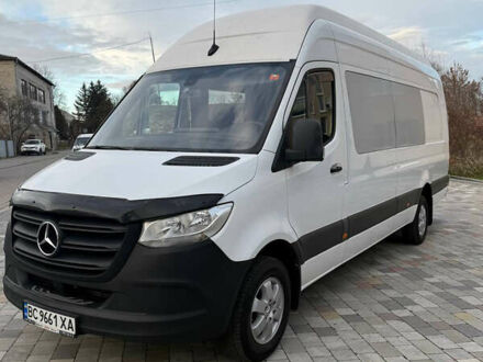 Белый Мерседес Sprinter, объемом двигателя 2.1 л и пробегом 325 тыс. км за 39984 $, фото 1 на Automoto.ua