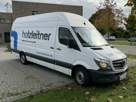 Белый Мерседес Sprinter, объемом двигателя 2.2 л и пробегом 350 тыс. км за 23675 $, фото 1 на Automoto.ua