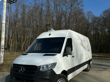 Белый Мерседес Sprinter, объемом двигателя 2.14 л и пробегом 294 тыс. км за 26300 $, фото 1 на Automoto.ua