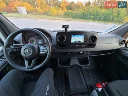 Белый Мерседес Sprinter, объемом двигателя 2.2 л и пробегом 330 тыс. км за 25000 $, фото 1 на Automoto.ua