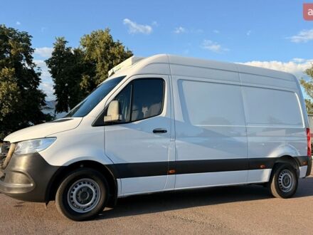 Белый Мерседес Sprinter, объемом двигателя 2.2 л и пробегом 263 тыс. км за 25000 $, фото 1 на Automoto.ua