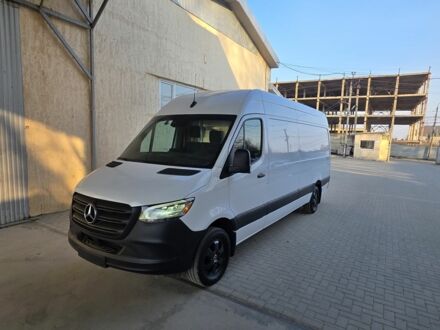 Белый Мерседес Sprinter, объемом двигателя 3 л и пробегом 393 тыс. км за 31900 $, фото 1 на Automoto.ua