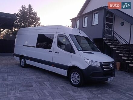 Белый Мерседес Sprinter, объемом двигателя 2.14 л и пробегом 330 тыс. км за 33000 $, фото 1 на Automoto.ua