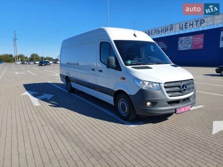 Белый Мерседес Sprinter, объемом двигателя 2.2 л и пробегом 225 тыс. км за 25999 $, фото 1 на Automoto.ua