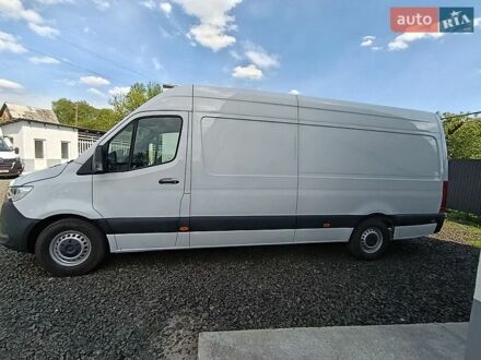 Белый Мерседес Sprinter, объемом двигателя 2.2 л и пробегом 195 тыс. км за 26497 $, фото 1 на Automoto.ua