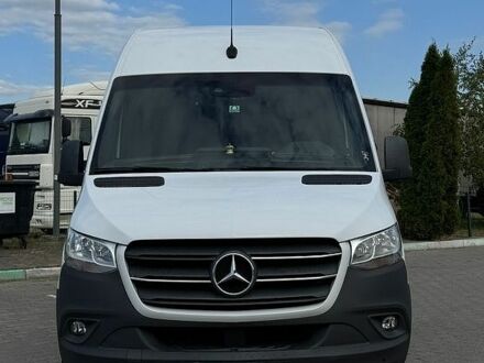 Белый Мерседес Sprinter, объемом двигателя 2.14 л и пробегом 400 тыс. км за 40884 $, фото 1 на Automoto.ua