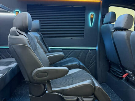 Белый Мерседес Sprinter, объемом двигателя 2 л и пробегом 208 тыс. км за 47000 $, фото 1 на Automoto.ua