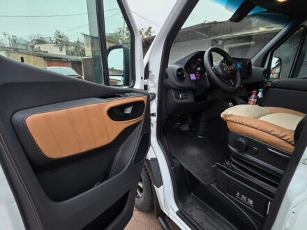 Белый Мерседес Sprinter, объемом двигателя 1.95 л и пробегом 243 тыс. км за 55000 $, фото 1 на Automoto.ua