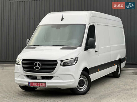 Белый Мерседес Sprinter, объемом двигателя 2.2 л и пробегом 253 тыс. км за 24700 $, фото 1 на Automoto.ua