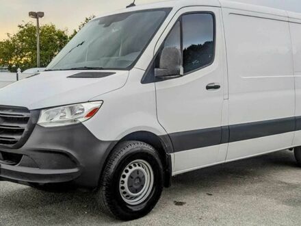 Мерседес Sprinter 2022 в Ужгороде на Automoto.ua Белый Мерседес Sprinter, объемом двигателя 2 л и пробегом 21 тыс. км за 11700 $, фото 1 на Automoto.ua