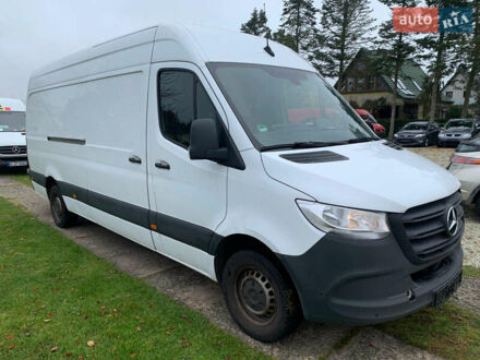 Белый Мерседес Sprinter, объемом двигателя 2.2 л и пробегом 179 тыс. км за 26900 $, фото 1 на Automoto.ua