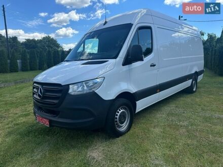 Белый Мерседес Sprinter, объемом двигателя 0 л и пробегом 220 тыс. км за 28400 $, фото 1 на Automoto.ua