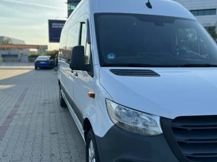 Белый Мерседес Sprinter, объемом двигателя 1.95 л и пробегом 99 тыс. км за 37999 $, фото 1 на Automoto.ua
