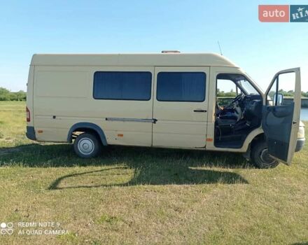 Бежевий Мерседес Sprinter, об'ємом двигуна 2.2 л та пробігом 600 тис. км за 7500 $, фото 1 на Automoto.ua