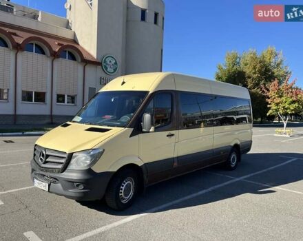 Бежевий Мерседес Sprinter, об'ємом двигуна 2.14 л та пробігом 750 тис. км за 25000 $, фото 1 на Automoto.ua