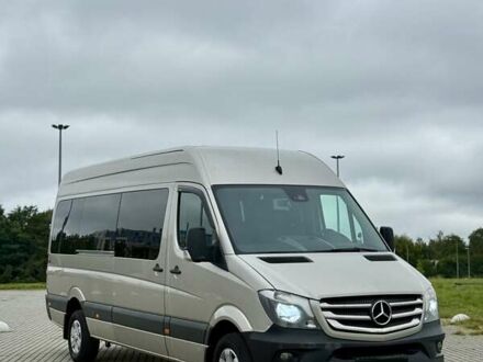 Бежевый Мерседес Sprinter, объемом двигателя 0 л и пробегом 700 тыс. км за 24999 $, фото 1 на Automoto.ua
