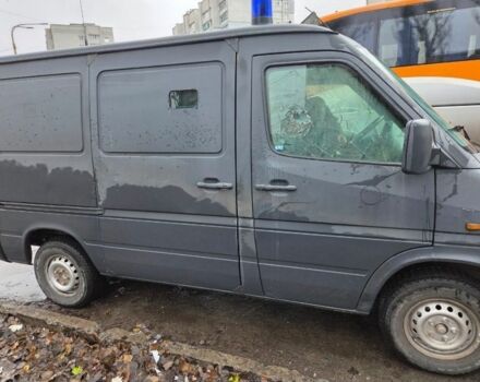 Черный Мерседес Sprinter, объемом двигателя 0 л и пробегом 300 тыс. км за 5434 $, фото 1 на Automoto.ua