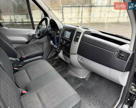 Черный Мерседес Sprinter, объемом двигателя 2.2 л и пробегом 290 тыс. км за 15600 $, фото 26 на Automoto.ua