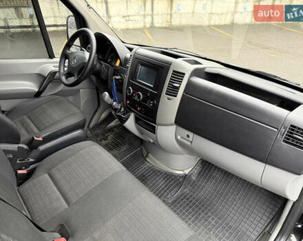 Черный Мерседес Sprinter, объемом двигателя 2.2 л и пробегом 290 тыс. км за 15600 $, фото 29 на Automoto.ua