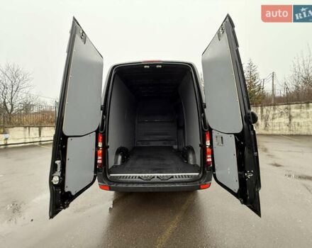 Черный Мерседес Sprinter, объемом двигателя 2.2 л и пробегом 290 тыс. км за 15600 $, фото 35 на Automoto.ua