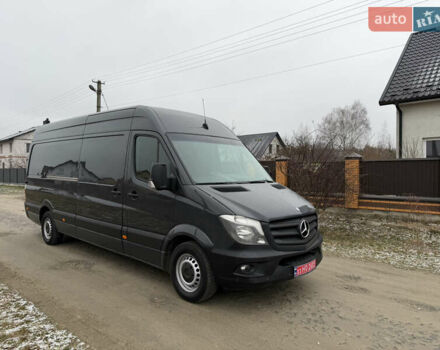 Черный Мерседес Sprinter, объемом двигателя 0 л и пробегом 303 тыс. км за 16900 $, фото 1 на Automoto.ua