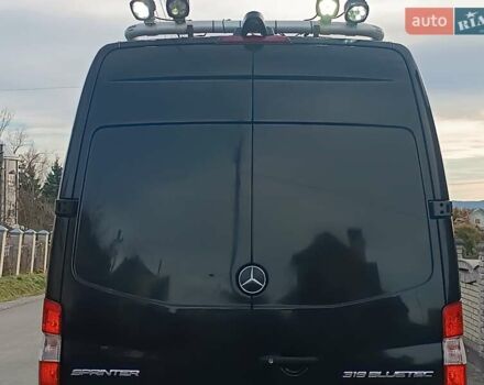 Черный Мерседес Sprinter, объемом двигателя 2.99 л и пробегом 320 тыс. км за 29750 $, фото 17 на Automoto.ua