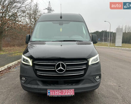 Черный Мерседес Sprinter, объемом двигателя 2.2 л и пробегом 370 тыс. км за 23800 $, фото 1 на Automoto.ua