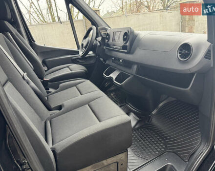 Черный Мерседес Sprinter, объемом двигателя 2.2 л и пробегом 288 тыс. км за 27700 $, фото 17 на Automoto.ua