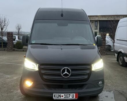 Чорний Мерседес Sprinter, об'ємом двигуна 2.1 л та пробігом 171 тис. км за 30130 $, фото 1 на Automoto.ua