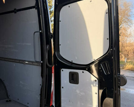 Черный Мерседес Sprinter, объемом двигателя 2.2 л и пробегом 247 тыс. км за 32500 $, фото 32 на Automoto.ua