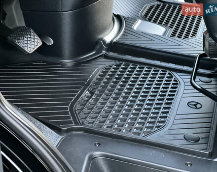 Черный Мерседес Sprinter, объемом двигателя 2 л и пробегом 259 тыс. км за 31900 $, фото 146 на Automoto.ua