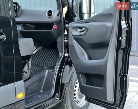 Черный Мерседес Sprinter, объемом двигателя 2 л и пробегом 259 тыс. км за 31900 $, фото 160 на Automoto.ua
