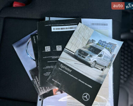 Черный Мерседес Sprinter, объемом двигателя 2 л и пробегом 259 тыс. км за 31900 $, фото 191 на Automoto.ua