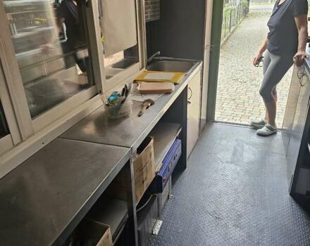 Черный Мерседес Sprinter, объемом двигателя 2.1 л и пробегом 299 тыс. км за 16500 $, фото 31 на Automoto.ua