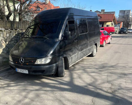 Черный Мерседес Sprinter, объемом двигателя 2.15 л и пробегом 780 тыс. км за 4650 $, фото 38 на Automoto.ua