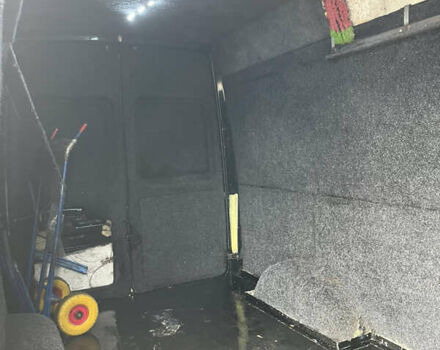 Черный Мерседес Sprinter, объемом двигателя 2.15 л и пробегом 780 тыс. км за 4650 $, фото 7 на Automoto.ua