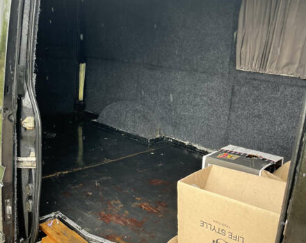 Черный Мерседес Sprinter, объемом двигателя 2.15 л и пробегом 780 тыс. км за 4650 $, фото 2 на Automoto.ua