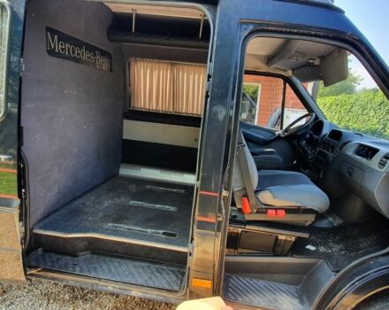 Черный Мерседес Sprinter, объемом двигателя 2.7 л и пробегом 360 тыс. км за 4546 $, фото 3 на Automoto.ua