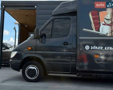 Черный Мерседес Sprinter, объемом двигателя 2.15 л и пробегом 320 тыс. км за 23000 $, фото 3 на Automoto.ua
