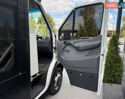 Черный Мерседес Sprinter, объемом двигателя 2.15 л и пробегом 320 тыс. км за 23000 $, фото 25 на Automoto.ua